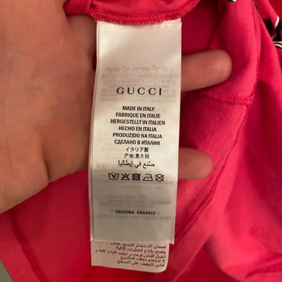 SOLD Gucci Manifesto Logo Women’s Pink T Shirt - Picture 3 of 6